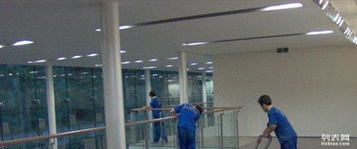 佛山市專(zhuān)業(yè)地毯清洗公司 全方位保潔服務(wù)，打造潔凈健康空間